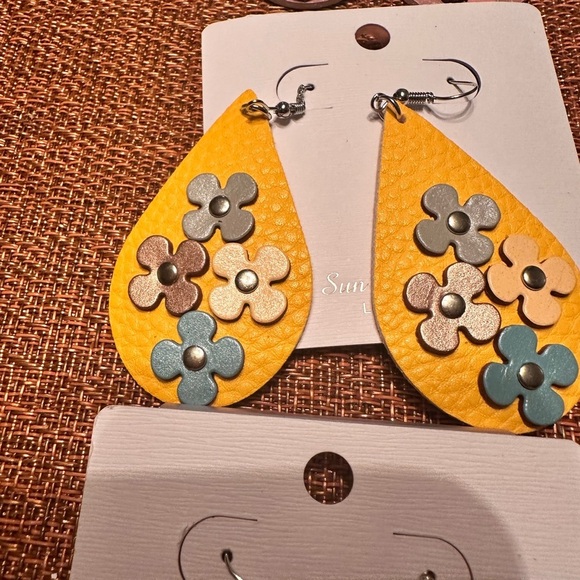 Fishhook pleather earrings, set of 3 - Picture 8 of 9